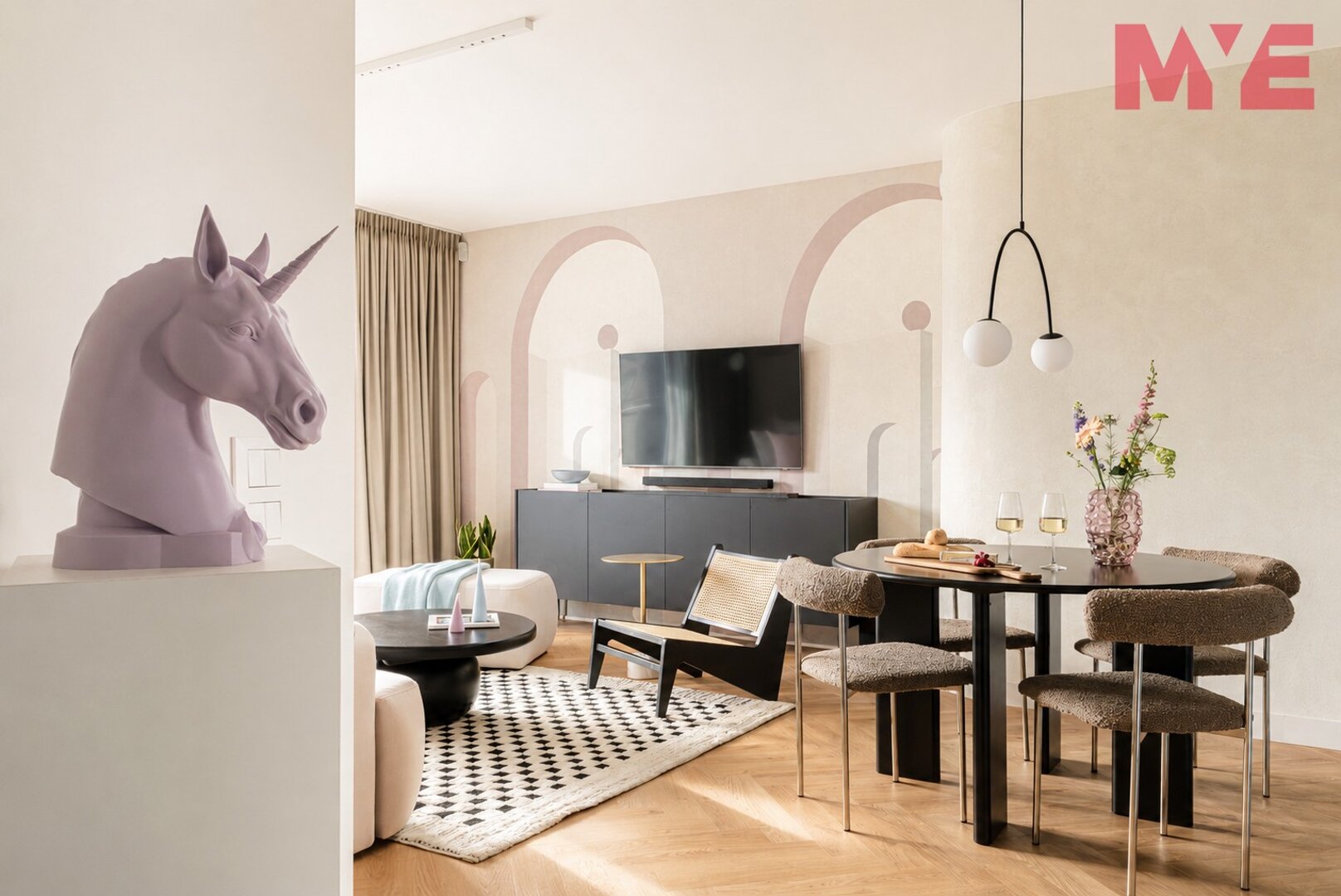 THE ELECTRIC UNICORN Apartment 